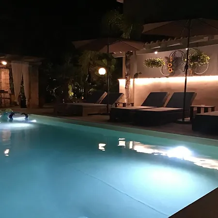 Evie's Aparthotel